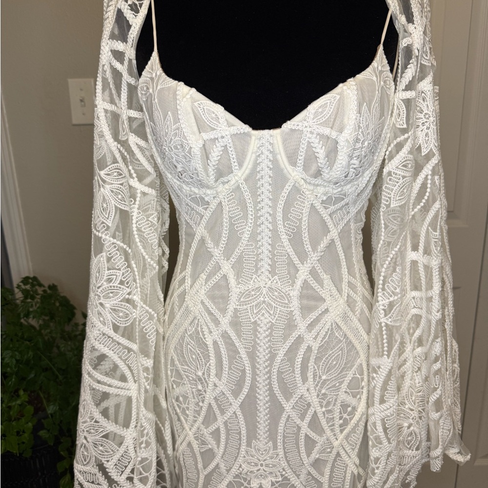 Rue De Seine Ivory Lace Wedding Dress - Picture 8 of 13